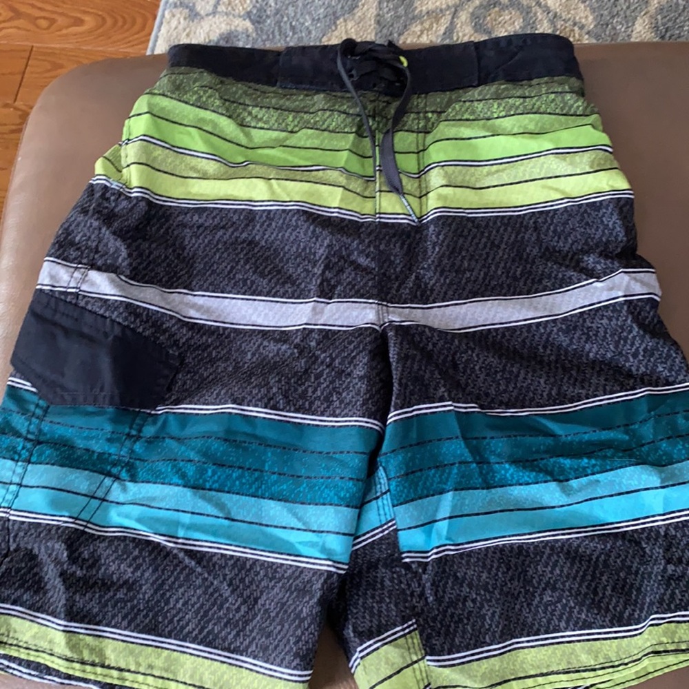2 boys bathing suits - Picture 3 of 3
